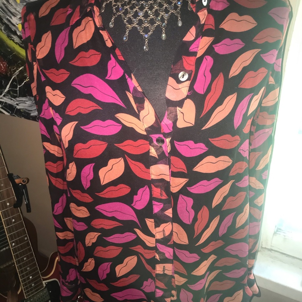 Lips 👄 shirt for valentines or any day.